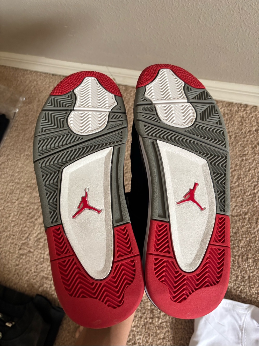 Jordan 4 Retro - Picture 5 of 6